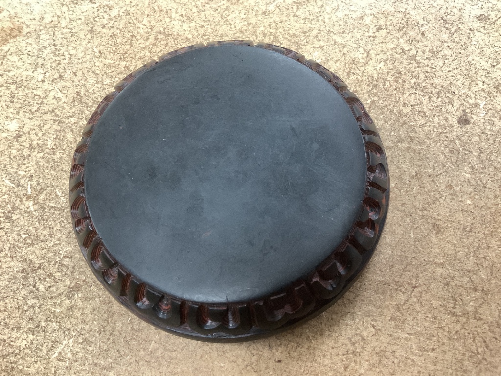 A Chinese 'tixi' lacquer circular box and cover, 8cm diameter